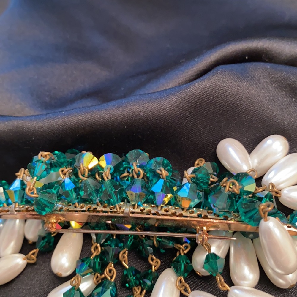 Fabulous AB crystals/faux pearls on chains/ brooch - Picture 7 of 9
